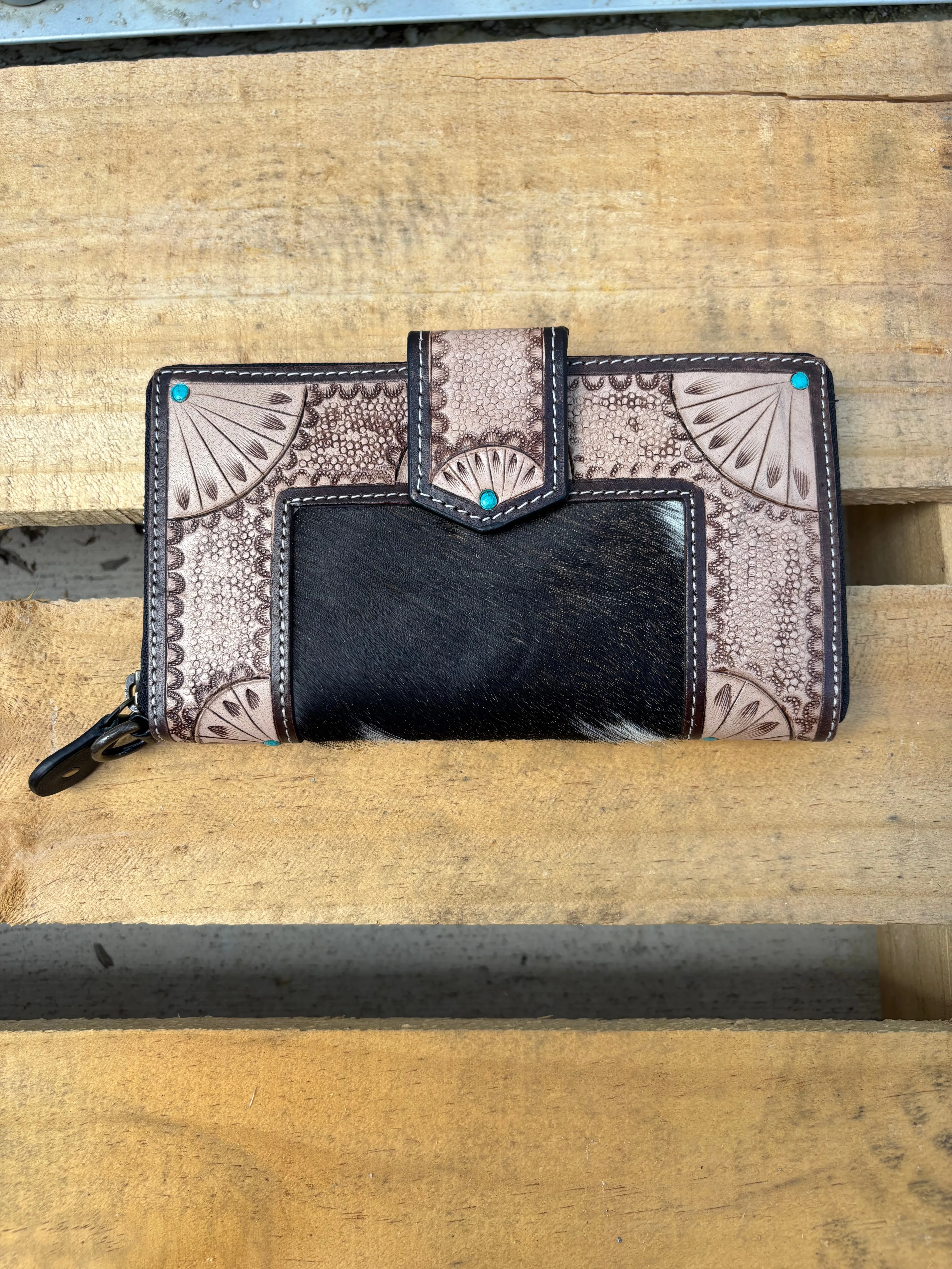 AE4023 Lucy Hide Purse With Painted Leather Tool