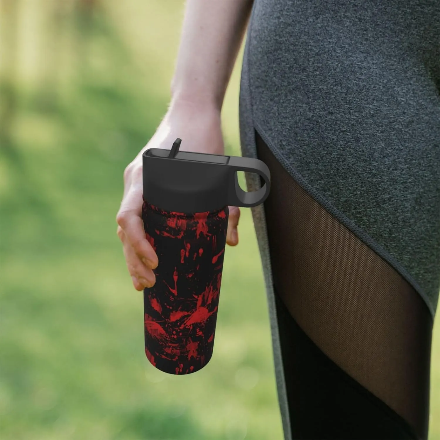 Classic Horror Blood Splatter Black Red 18oz Sports Insulated Kettle With Straw, Leak Proof Gym Bottle -Ideal Gift for Fitness Sports & Outdoors