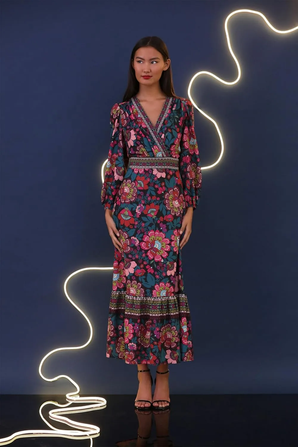 Donna Morgan Women's Surplus Bodice V-Neck Maxi Dress
