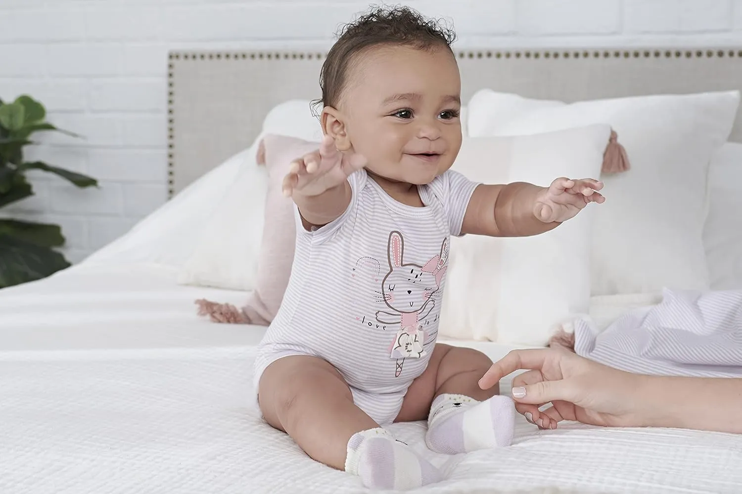 Gerber baby-girls 4-pack Short Sleeve Onesies Bodysuits