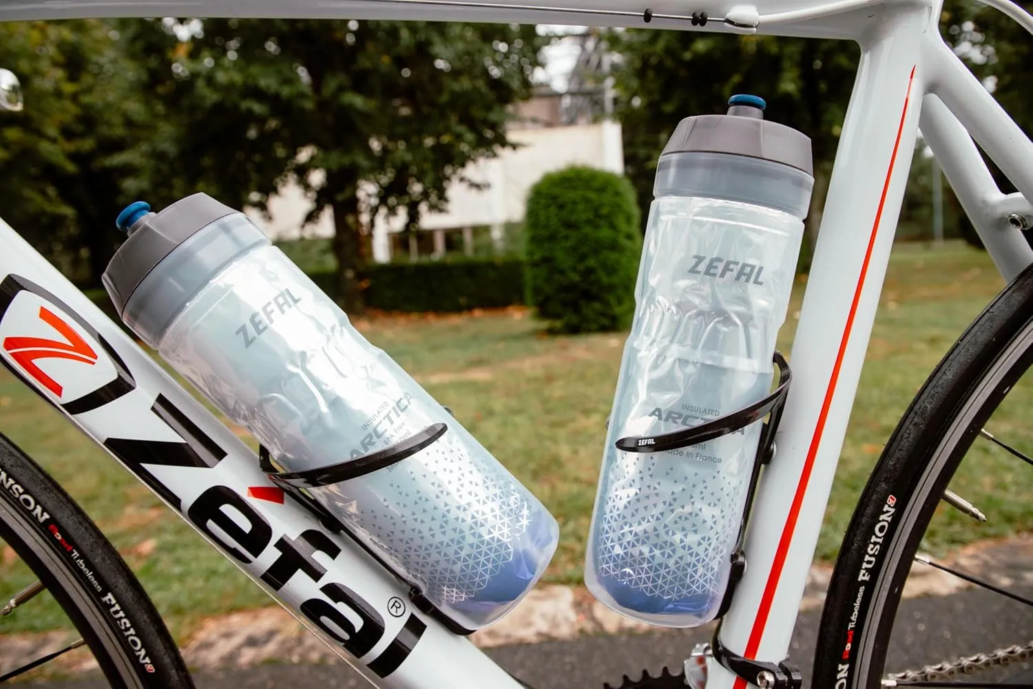 ZEFAL Arctica 75 Pack of Two 750 ml Bicycle Bottles, Isothermal, Odourless and Waterproof, Sports Bottle BPA Free – Silver/Orange